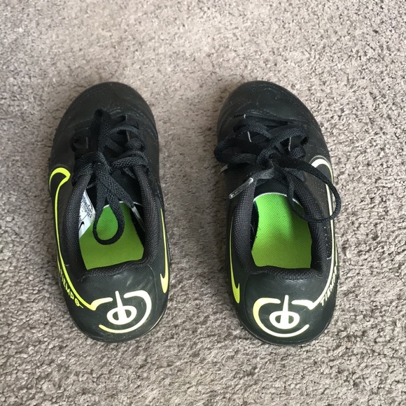 Nike Tiempo soccer cleats - Picture 3 of 7